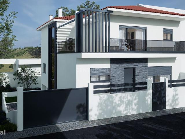 Moradia Unifamiliar de Luxo na Quinta do Chiado t4 c/3 pisos, com Esp