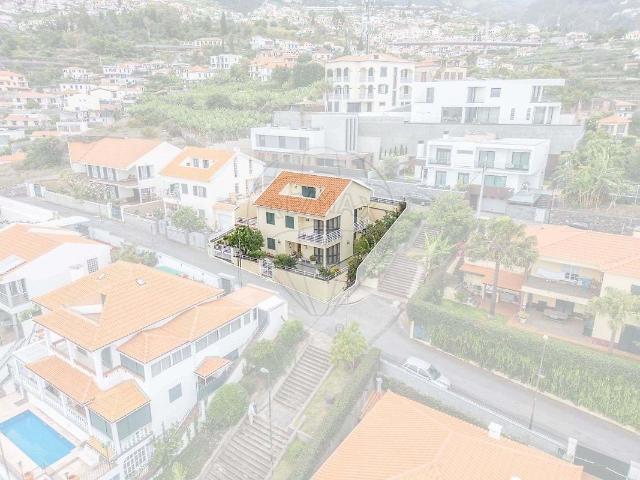 Moradia unifamiliar de tipologia T3+1. 238m² Imaculado Coração De Maria
