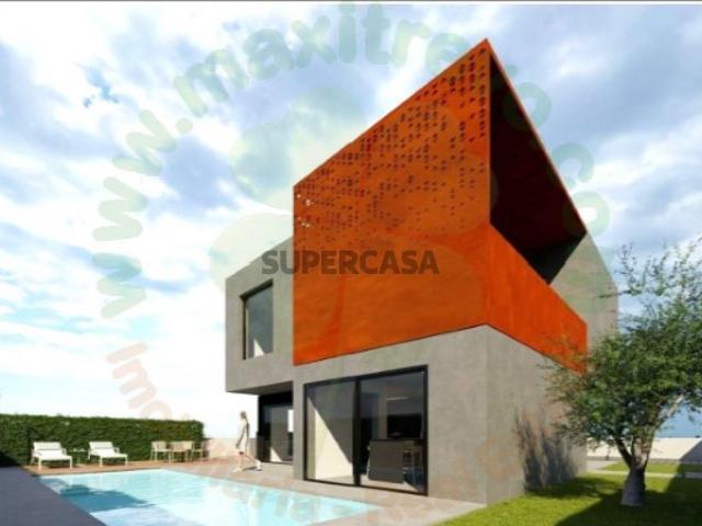 Moradia Unifamiliar t4 mais piscina e garagem Aroeira Almada