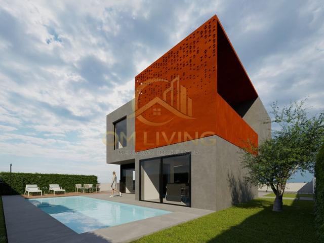 Moradia Unifamiliar T4 de Arquitetura Contemporânea com Piscina, junto ao Golf da Aroeira