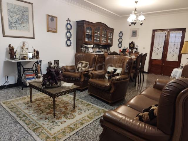 Moradia Unifamiliar T4, pronta a habitar, localizada em zona privilegiada da cidade de Beja