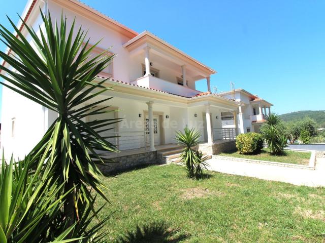 Moradia Unifamiliar T5 Porto de Mós