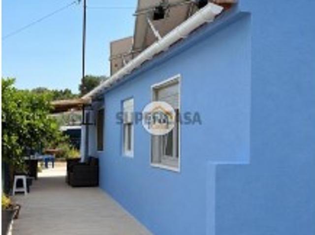 Moradia Unifamiliar T2 Remodelada com amplo logradouro em Guadalupe
