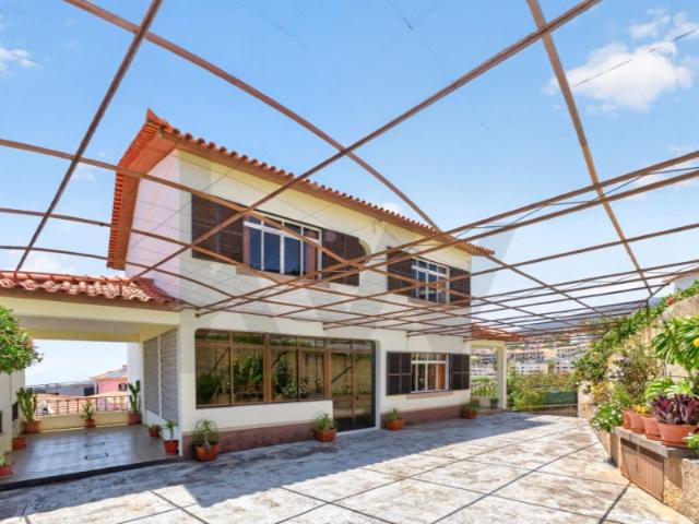 Moradia Unifamiliar T3+1 Boa Nova Funchal