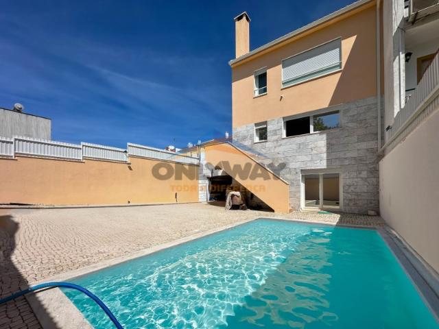 Moradia Unifamiliar T3 com Cave e Piscina em Exclusivo
