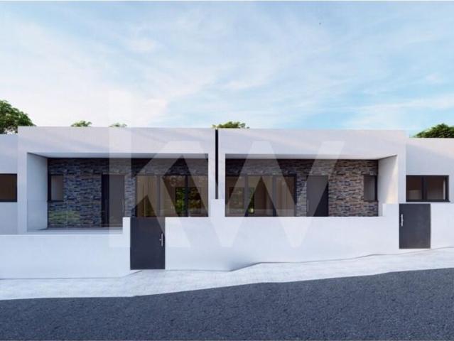 Moradia unifamiliar térrea para Construção na Charneca de Caparica