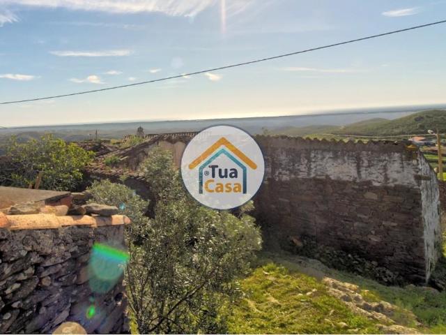 Moradia Urbana para Recuperar com Furo na Serra de Tavira