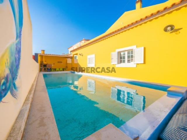 Moradia Usada com Garagem e Piscina Manteigadas Setúbal