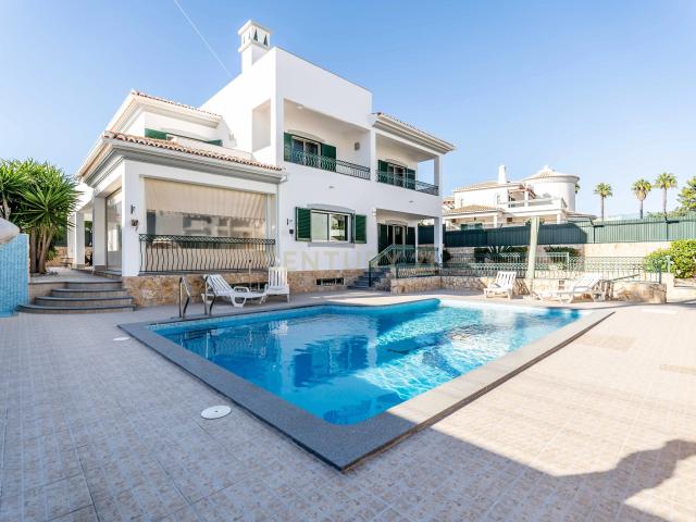 Moradia V4+1 em Excelente Estado na Quinta do Infante Albufeira