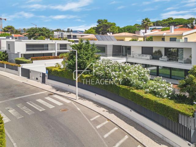 Moradia V4+4 Sofisticada e Moderna com jardins, jacuzzi e ci. 420m² Cascais e Estoril
