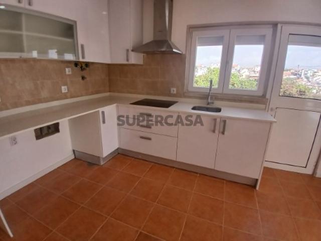 Moradia V4 na Charneca da Caparica