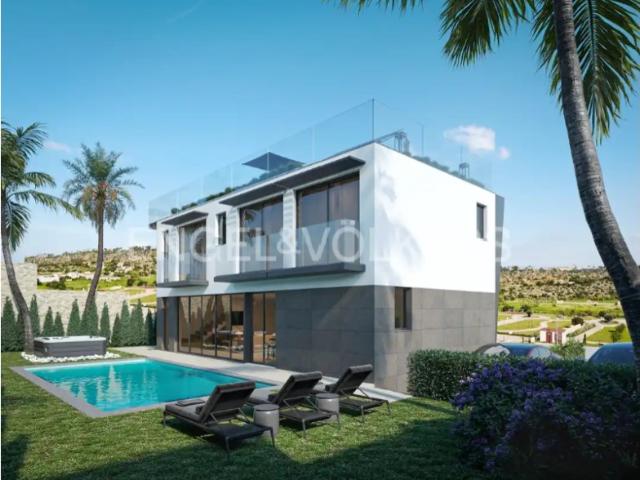 Moradia V4 nova e moderna com piscina e jacuzzi