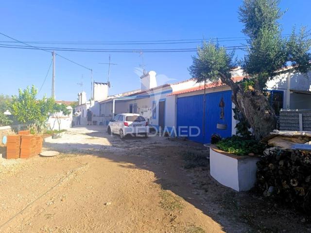 Moradia V4 à venda em Arcos, concelho de Estremoz, Évora, Portugal