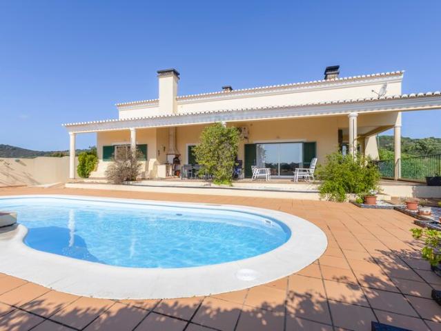 Moradia V4 à venda em Bensafrim, concelho de Lagos, Faro, Portugal