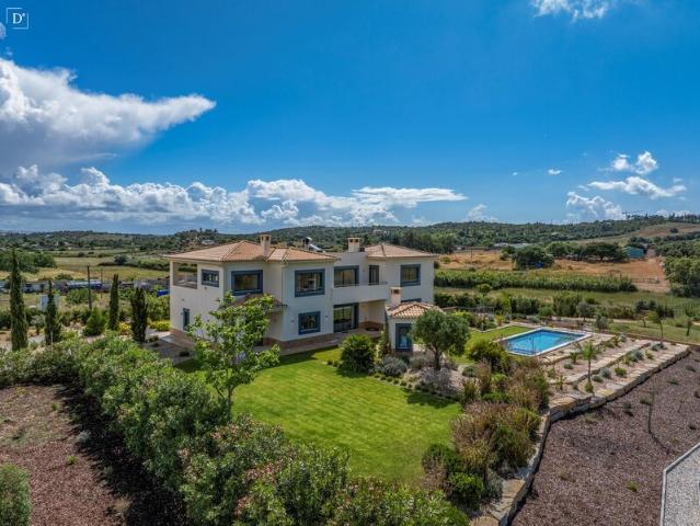 Moradia V4 à venda em Odiáxere, concelho de Lagos, Faro, Portugal