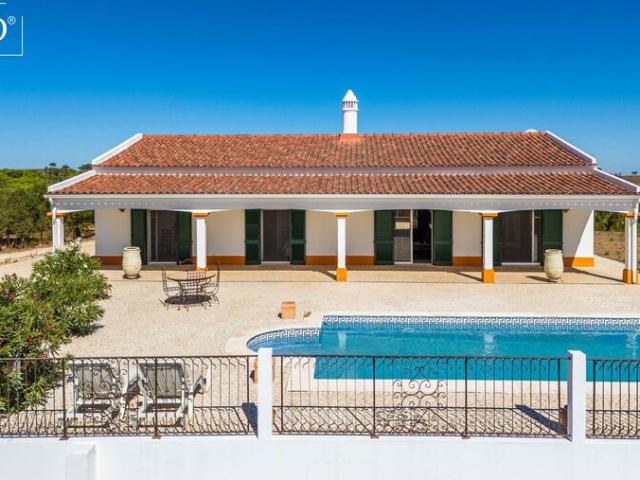 Moradia V4 à venda em Ourique, concelho de Ourique, Beja, Portugal