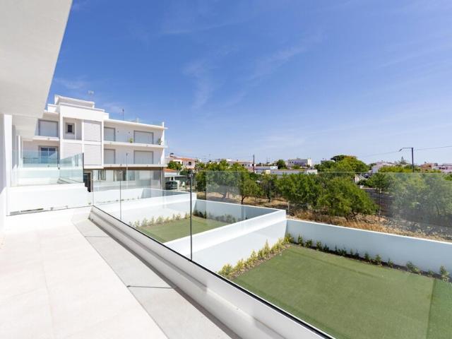 Moradia V4 à venda em Moncarapacho, concelho de Olhão, Faro, Portugal