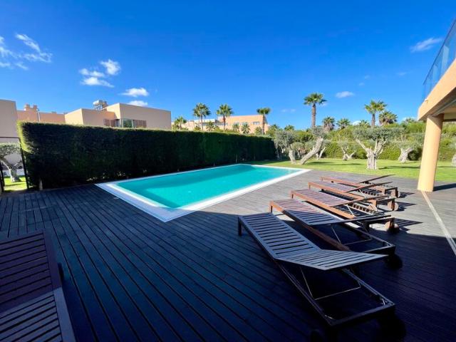 Moradia V4 à venda em Salgados, Guia, concelho de Albufeira, Faro, Portugal