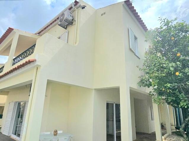 Moradia V4 à venda em Portimão, concelho de Portimão, Faro, Portugal