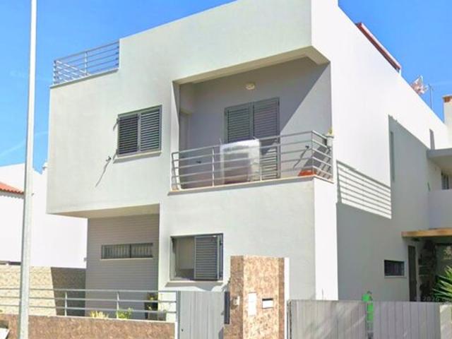 Moradia V4 à venda em Quelfes, concelho de Olhão, Faro, Portugal