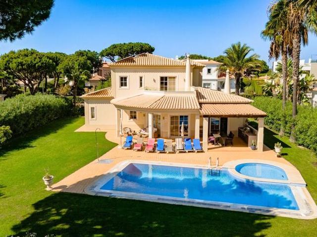 Moradia V4 à venda em Vilamoura, Quarteira, concelho de Loulé, Faro, Portugal