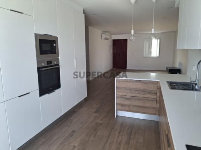 Moradia T4 | Beja | Logradouro e Garagem