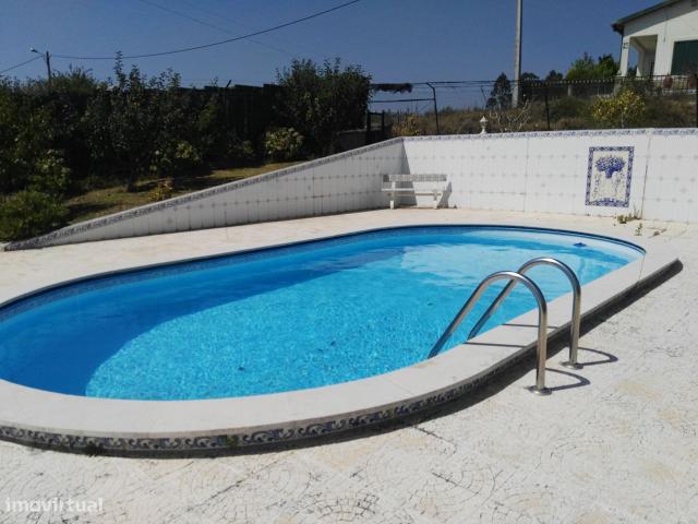 Moradia V4 Bifamiliar C/ dois pisos/ piscina/Logradouro PALHAGUEIRAS
