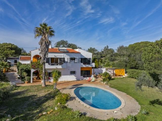 Moradia V4 c/ Piscina e Jardim em Terras Novas, Albufeira