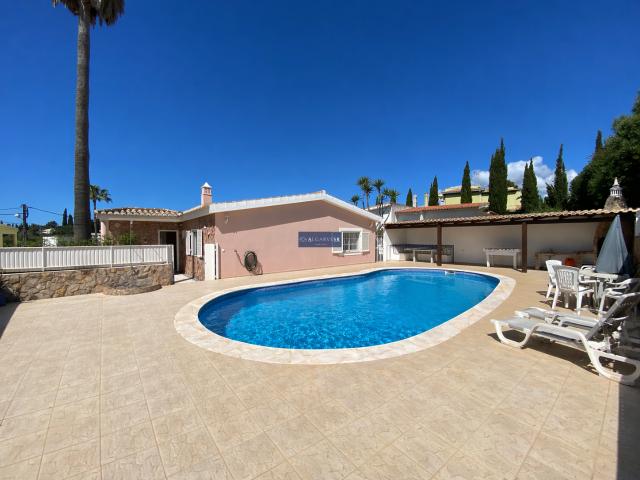Moradia V4 c/ piscina para arrendamento Carvoeiro Lagoa, Lagoa