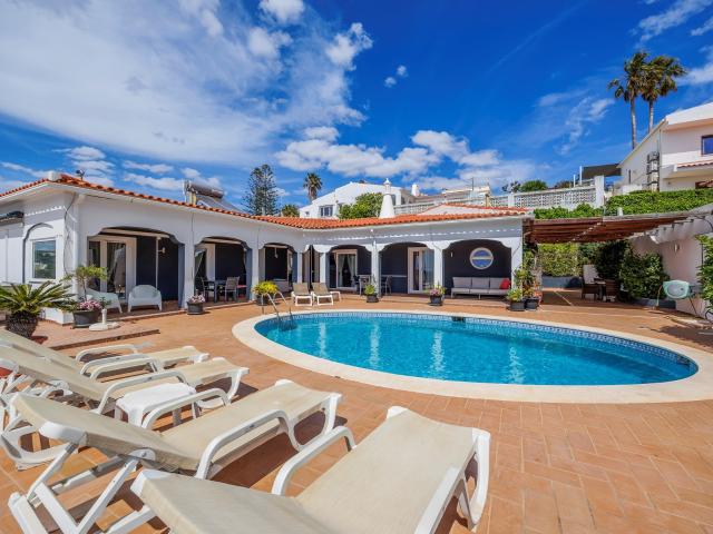Moradia V4 com vista para o mar e garagem privada, Albufeira, Albufeira e Olhos de Água