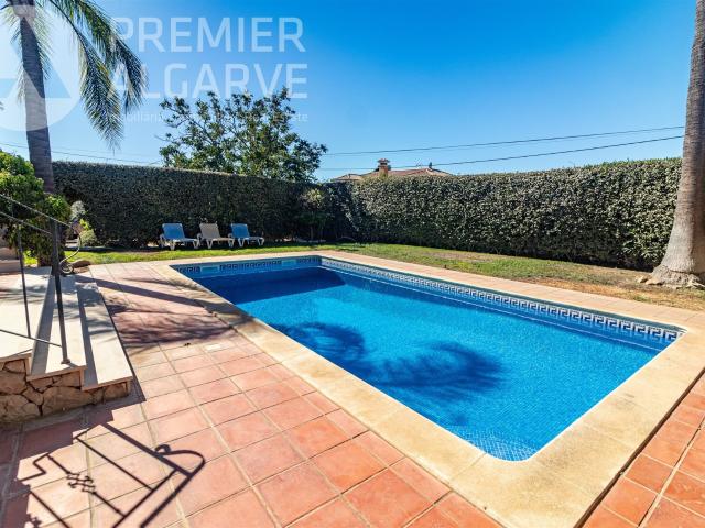 Moradia V4 com Piscina Boliqueime Algarve 396m² Boliqueime