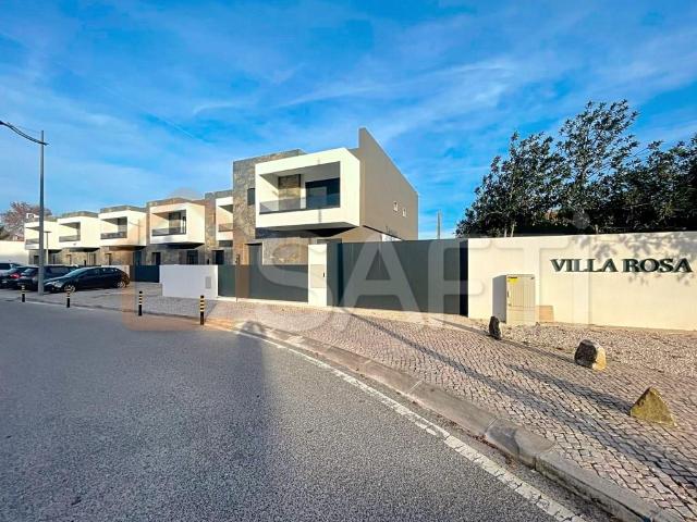 Moradia V4 com piscina e garagem no Entroncamento, Santarém 0m² Nossa Senhora de Fátima