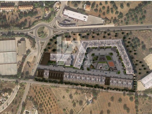 Moradia V4 c/piscina em Construo Tavira