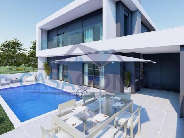 Moradia V4 Duplex c/Piscina