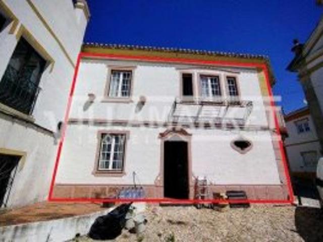Moradia V4 da banca composta por 2 pisos situada em Alter do. 172m² Alter Do Chão