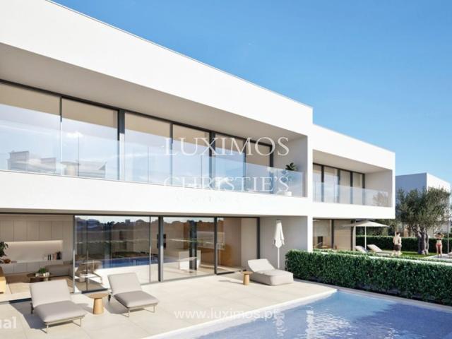 Moradia V4 de luxo, venda, com piscina e vista mar, Lagos, Algarve