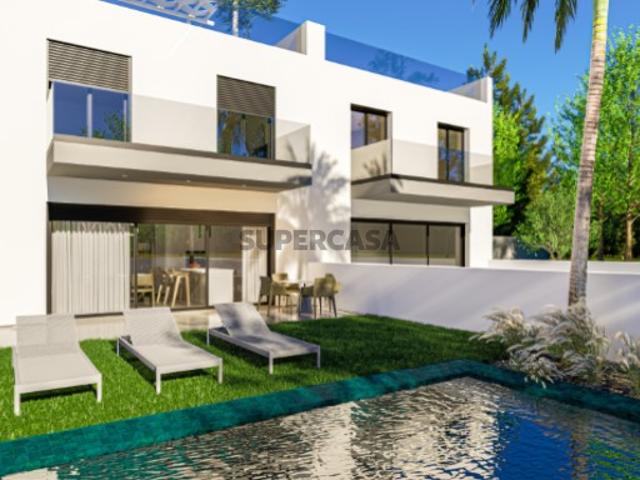 Moradia V4 em Empreendimento de Luxo junto à Ria Formosa em Faro, Algarve