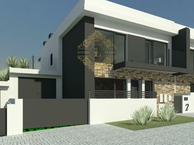 MORADIA V4 EM PROJETO C/PISCINA NA SOBREDA LT 2