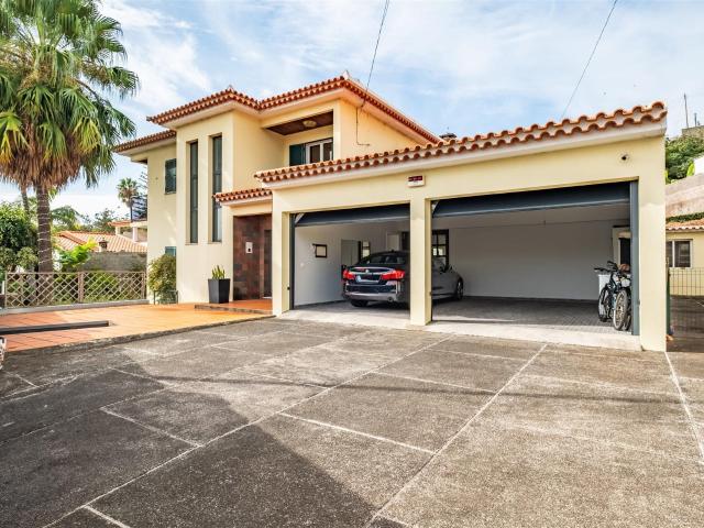 Moradia V4, Funchal, Santo António 161m² Santo António Funchal