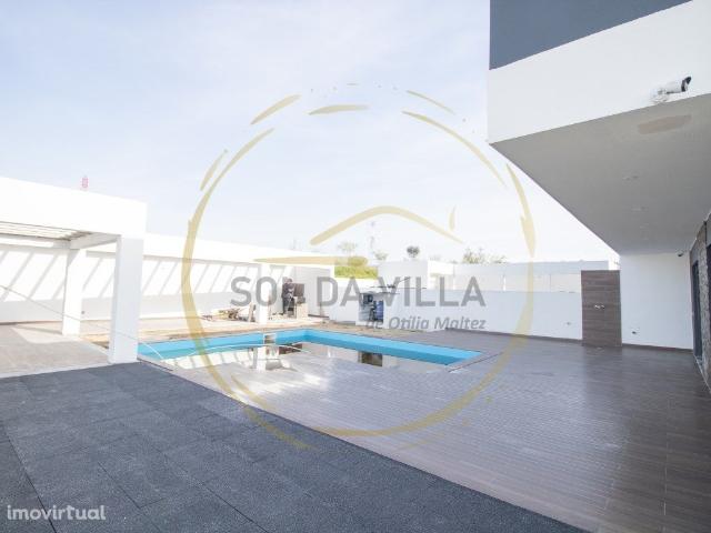 Moradia V4 Isolada Marisol com Piscina 750.000