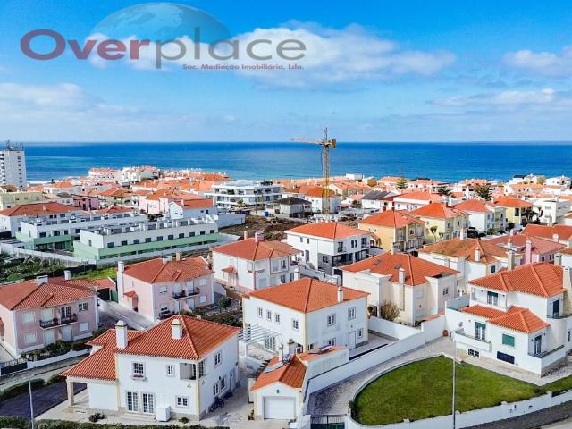 Moradia V4 localizada na Praia da Areia Branca apenas a 5 mi. 0m² da Lourinhã e Atalaia
