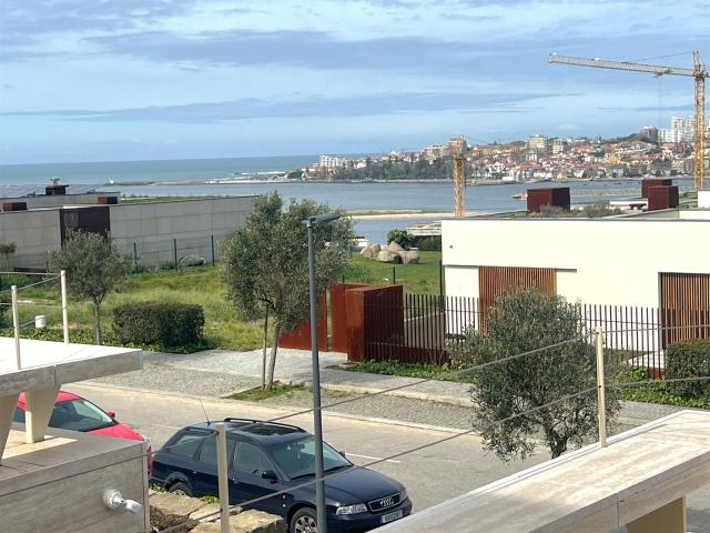 Moradia V4 Twin Villa Quinta Marques Gomes, com vistas Ci. 252m² Canidelo