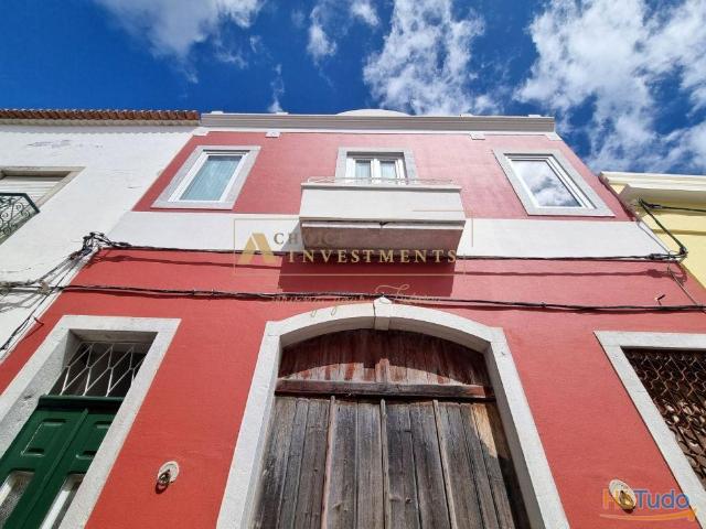 Moradia V4 Totalmente Renovada ? Vistas Deslumbrantes ? Palmela Centro | 26084086162