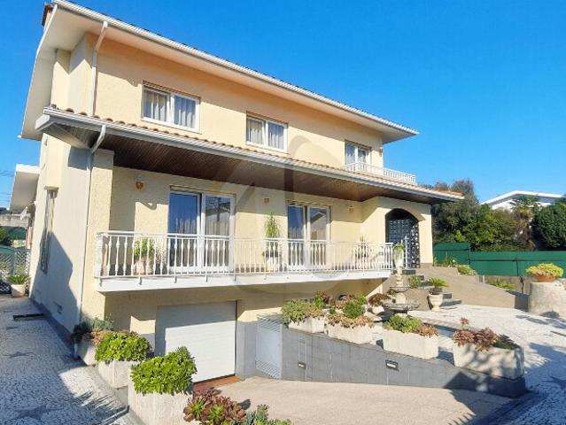 Moradia V4 + 1 em Areias, Santo Tirso