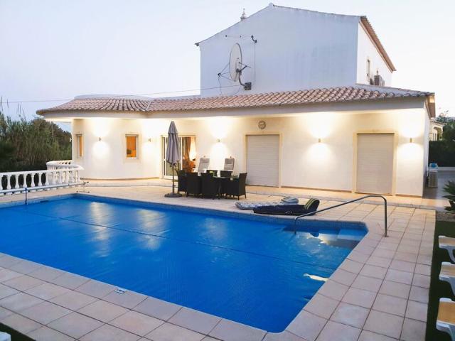 Moradia V5 à venda em Balaia, Olhos de Água, concelho de Albufeira, Faro, Portugal