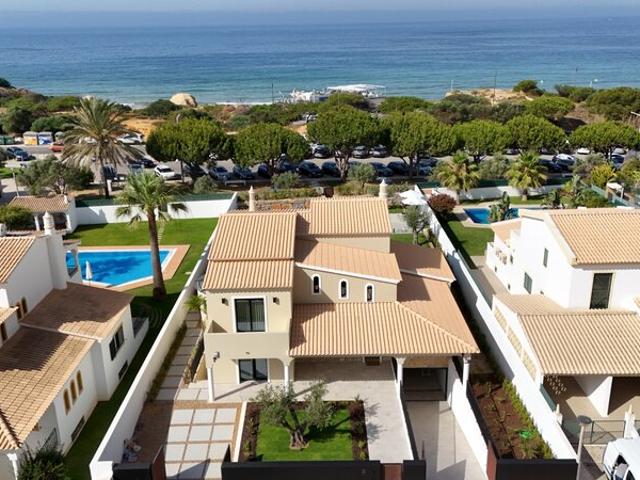 Moradia V5 à venda em Galé, Guia, concelho de Albufeira, Faro, Portugal