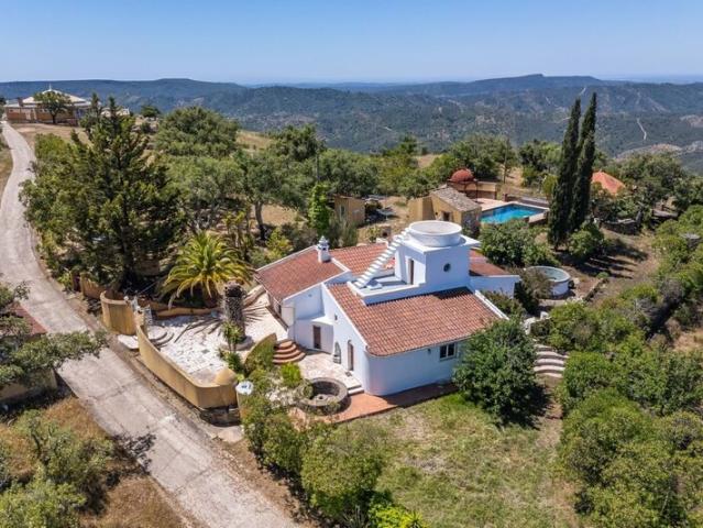 Moradia V5 à venda em Salir, concelho de Loulé, Faro, Portugal