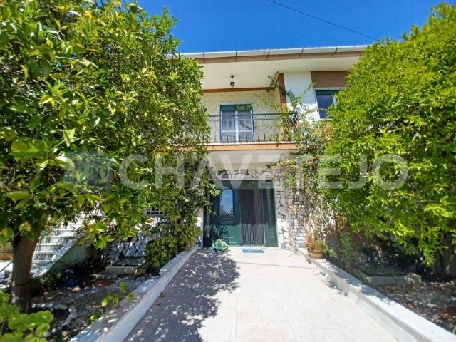 Moradia V5 com garagem, arrumos e jardins a 4 minutos de Tomar