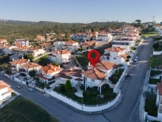 Moradia V5 com jardim em Pombal