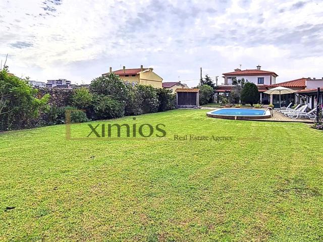 Moradia V5 com piscina e garagem para três carros, em Aver o. 270m² A Ver O Mar